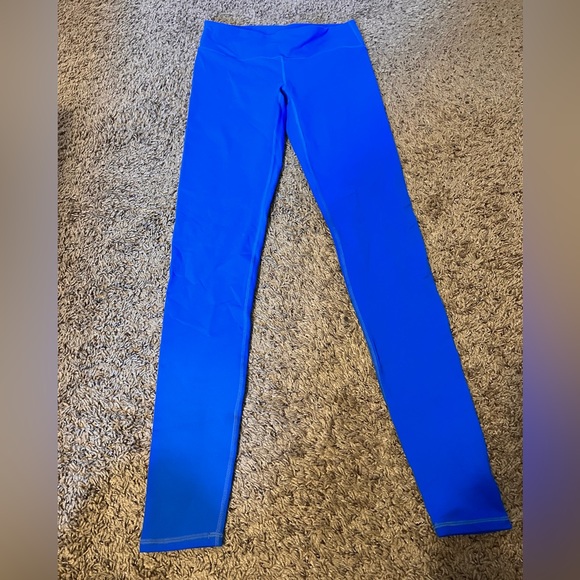 6 Piece Bundle of Athletic/Athleisure Clothes - Picture 3 of 11